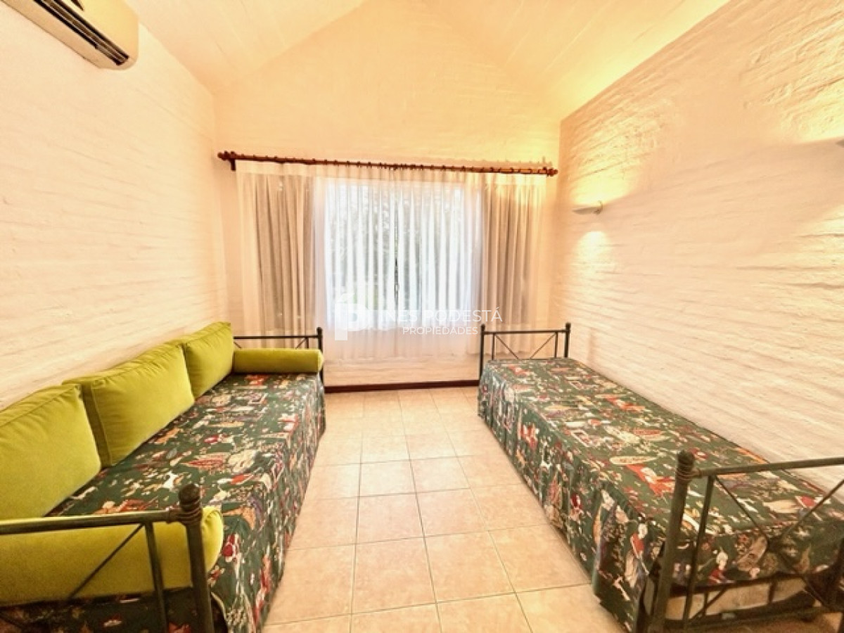 Casa ID.40003 - Muy buena casa en la mansa a 200 mts de la rambla con 3 suites