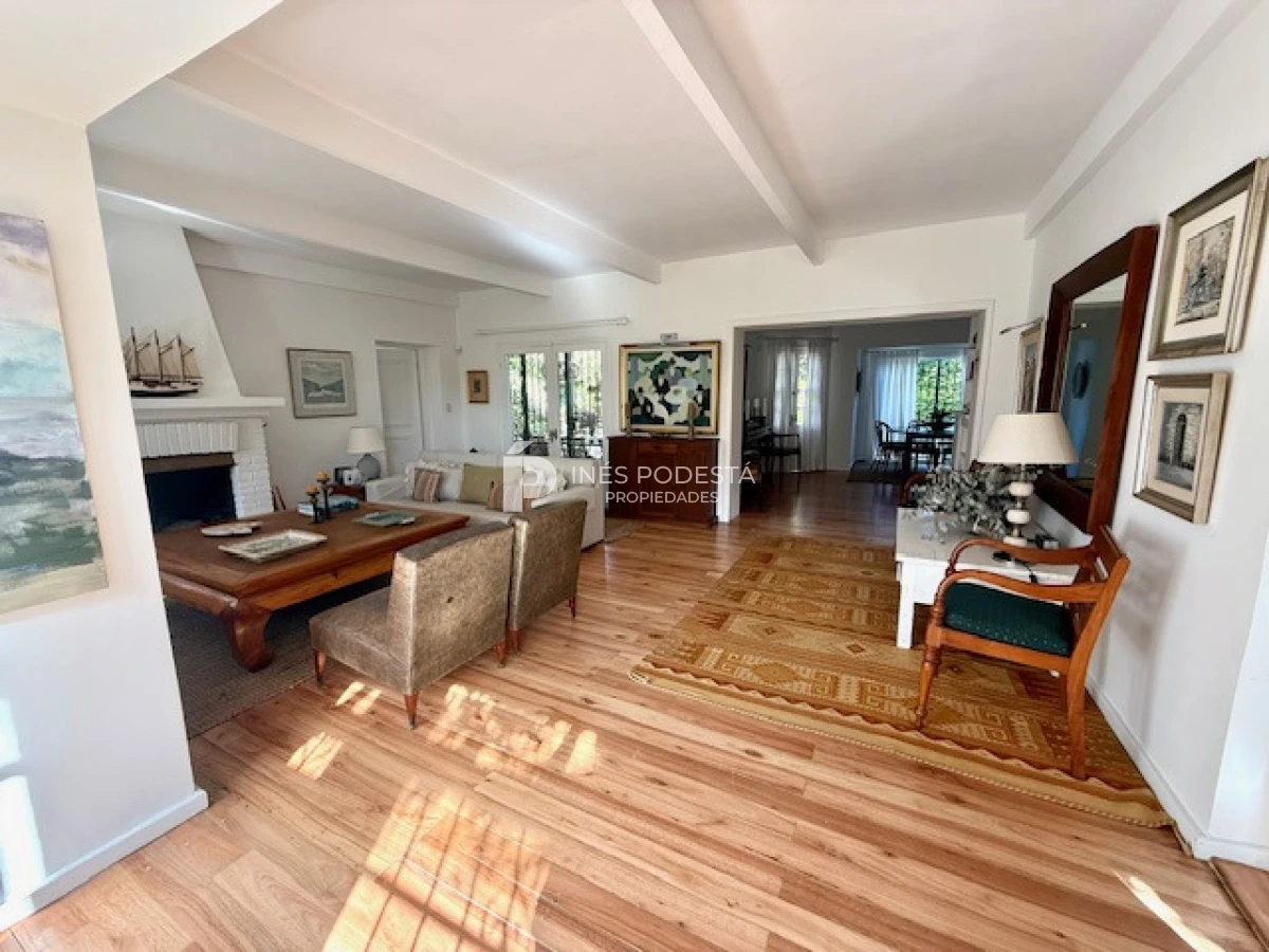 Casa ID.2112 - Alquiler en mansa 4 dormitorios y 3 baños 