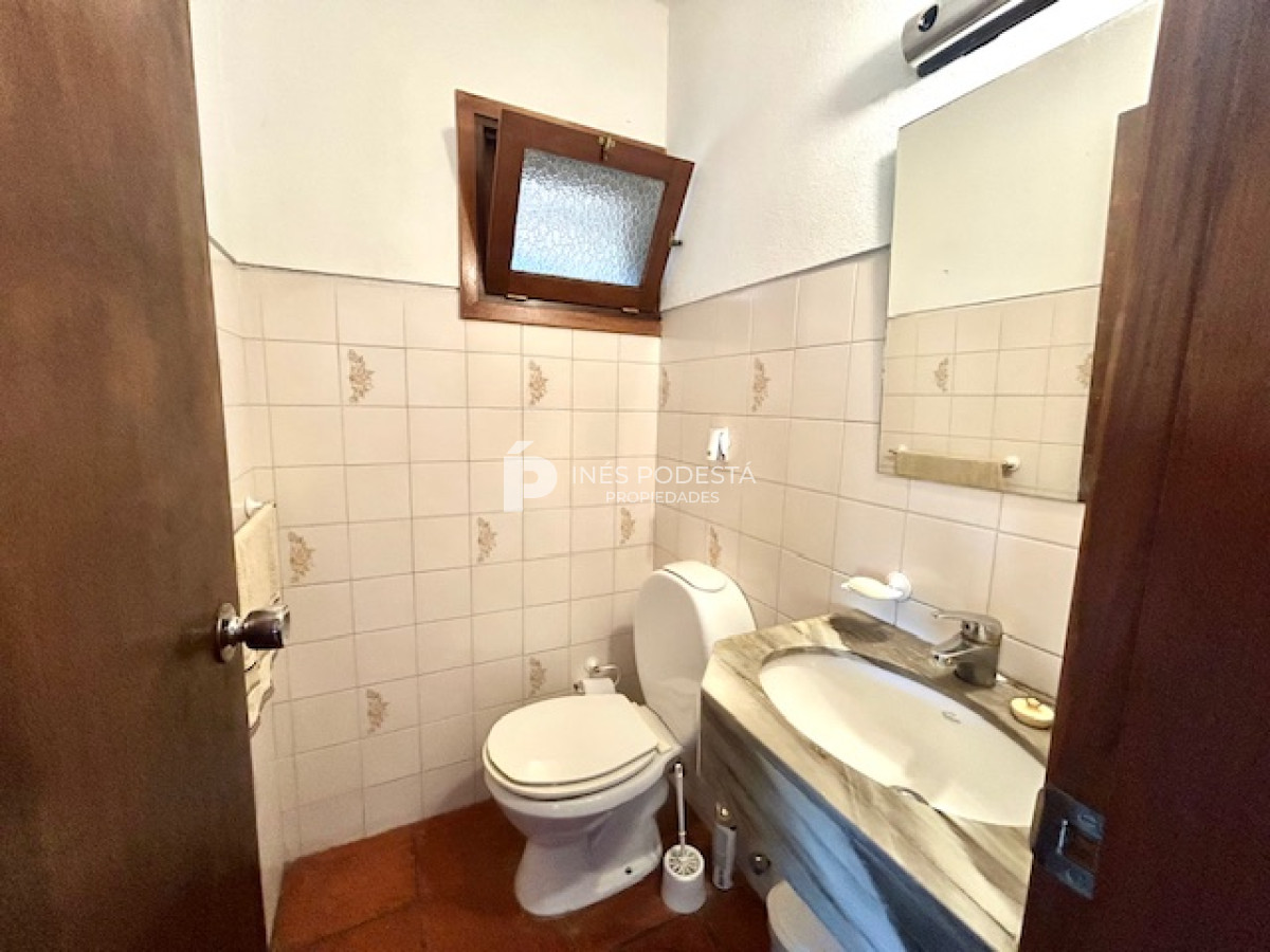 Casa ID.41694 - Alquiler mansa 3 dormitorios y dependencia de servicio con pisicna
