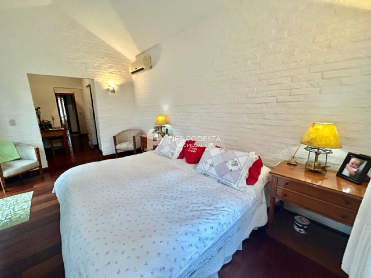Casa ID.40003 - Muy buena casa en la mansa a 200 mts de la rambla con 3 suites