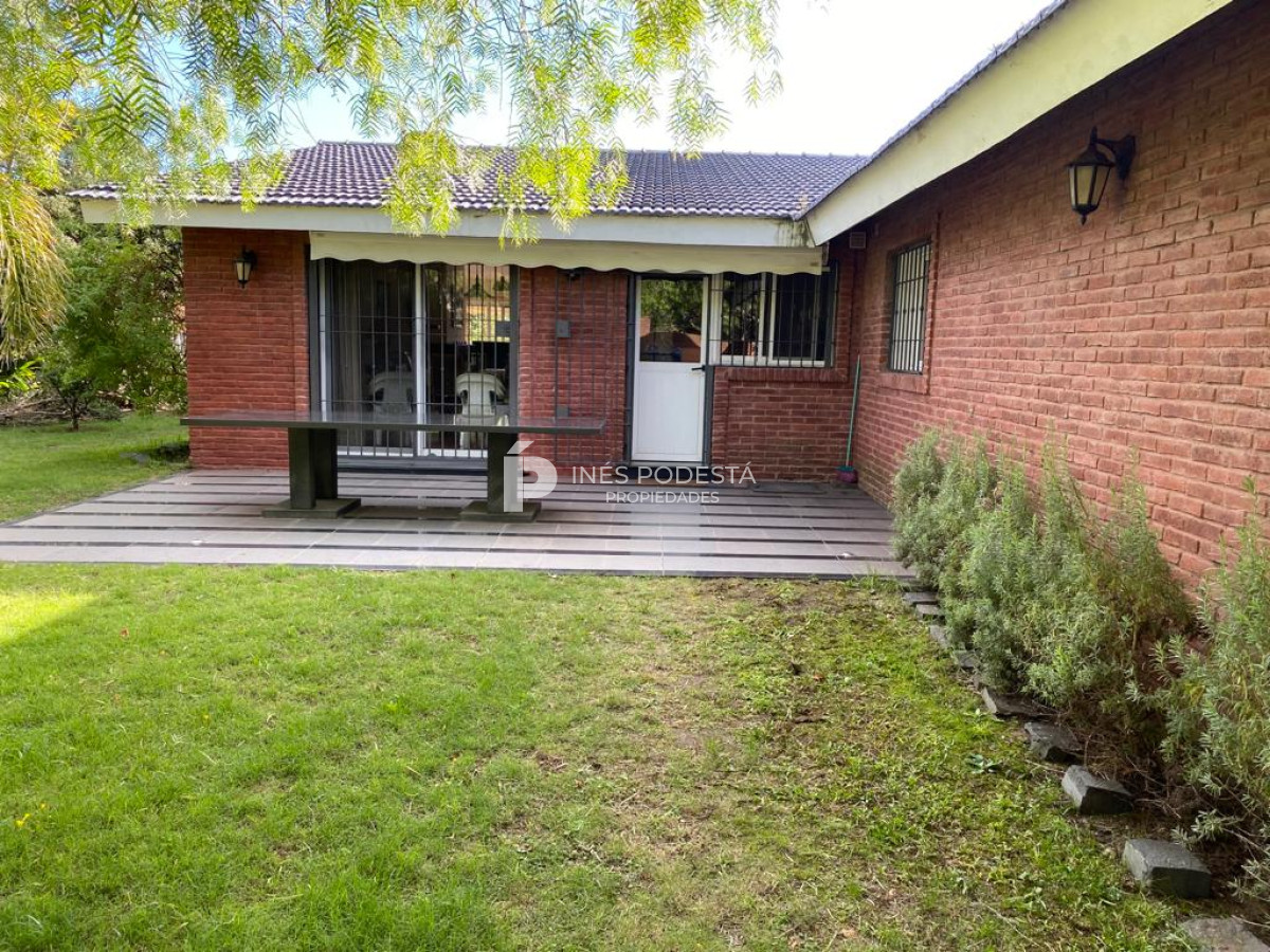 Casa ID.6240 - Alquiler en Mansa  4 dormitorios y dependencia de servicio