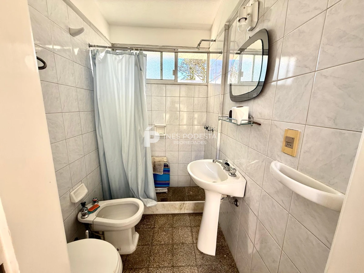 Casa ID.41758 - Venta casa 4 dormitorios y dependencia de servicio