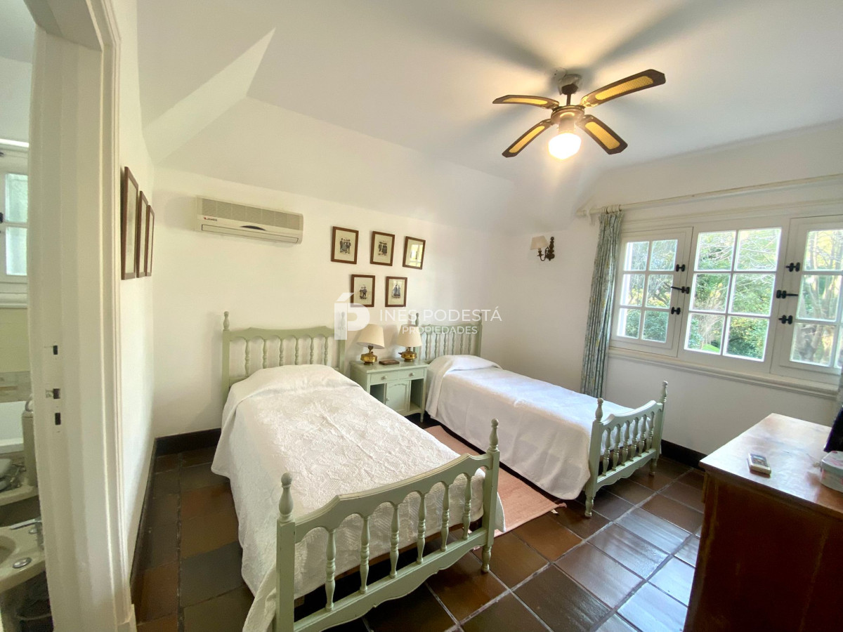 Casa ID.37941 - Casa en Venta Punta del Este 5 dormitorios Golf