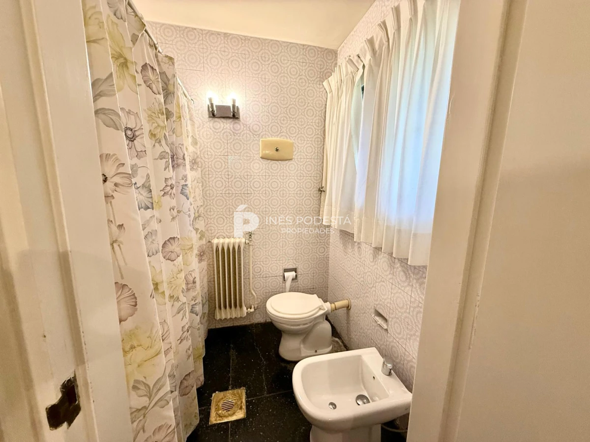 Casa ID.41758 - Venta casa 4 dormitorios y dependencia de servicio