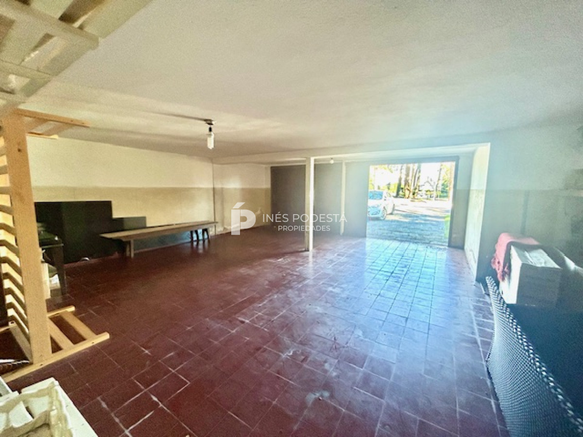 Casa ID.4899 - Venta casa en mansa 4 dormitorios y dependencia de servicio,  piscina