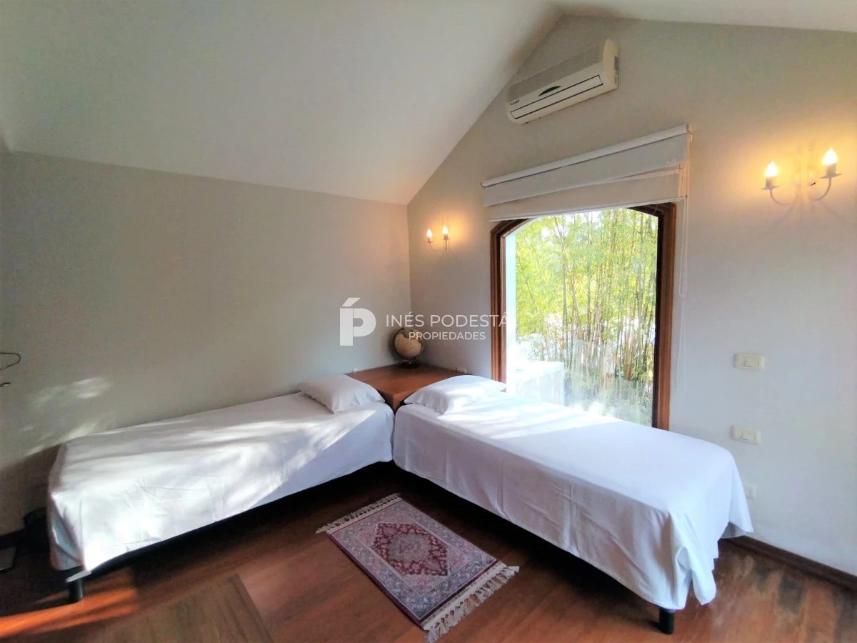Casa ID.246 - Venta en  San Rafael 4 dormitorios  con piscina
