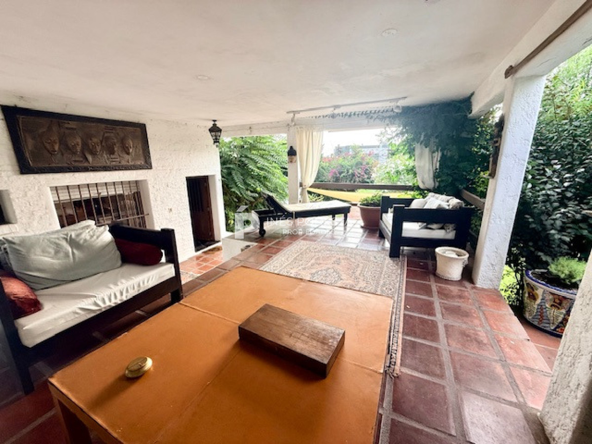 Casa ID.41924 - Se vende estupendo lote con casa