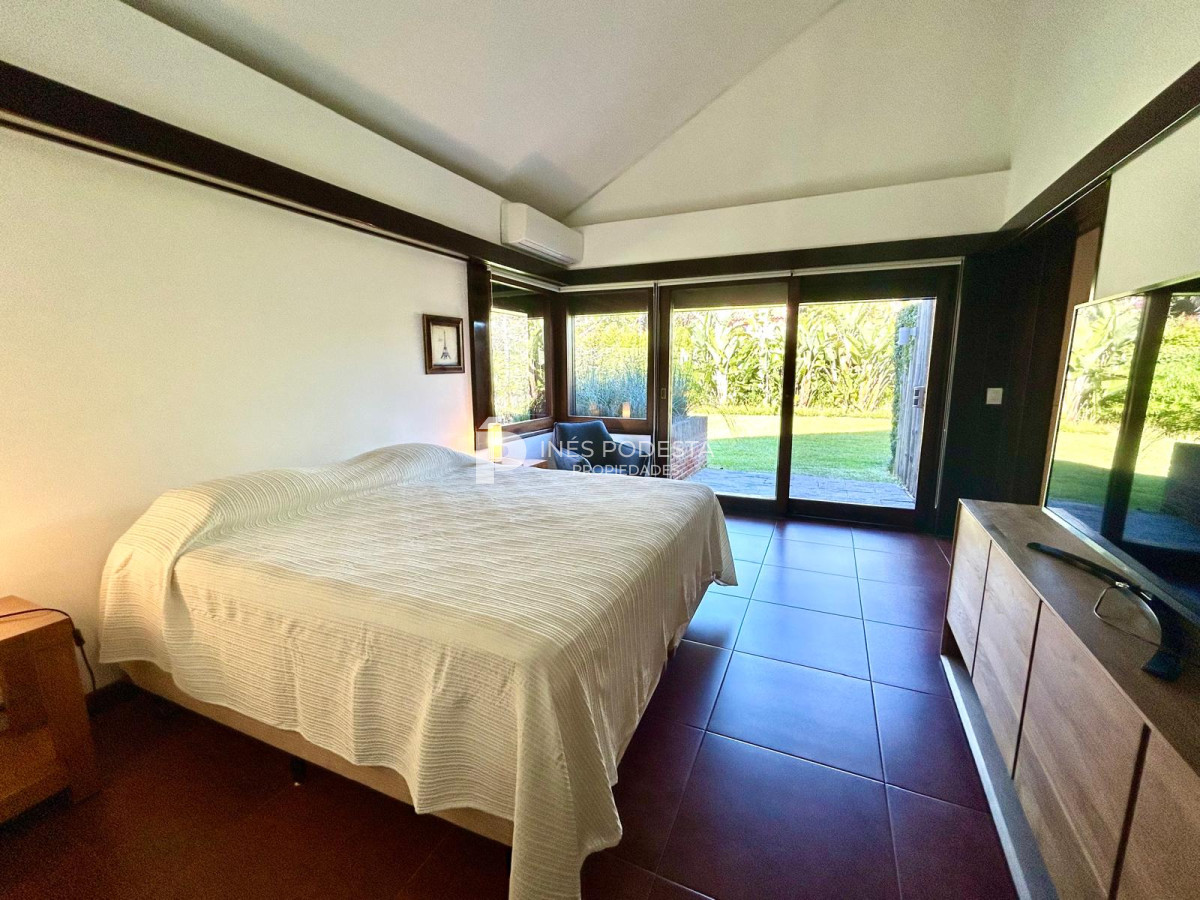 Casa ID.8429 - Venta de Excelente propiedad en el corazón de La Mansa con 4 suites