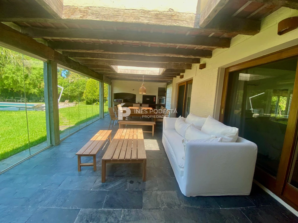 Casa ID.41257 - Alquiler 4 dormitorios y dependencia de servicio con piscina