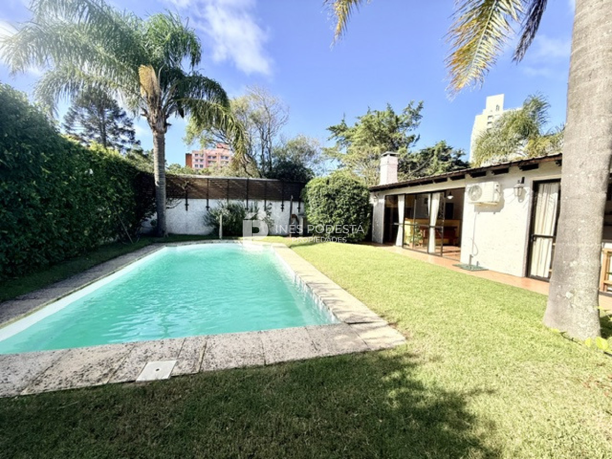 Casa ID.230 - Venta casa con 3 dormitorios y medio con piscina