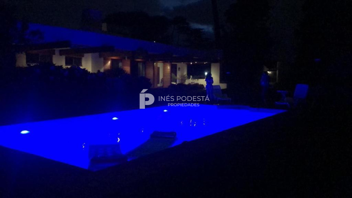 Casa ID.40186 - ALQUILER MANSA CON 4 DORMITORIOS Y 3 BAÑOS,  PILETA CLIMATIZADA
