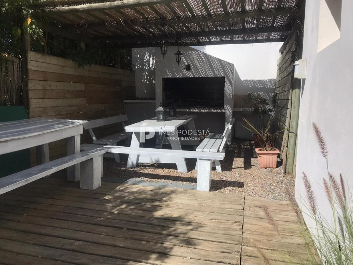 Casa ID.6435 - Venta casa con 5 dormitorios más dependencia de servicio