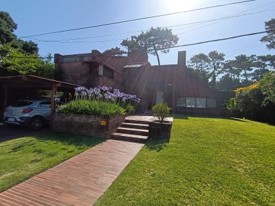 CASA EN MANSA ALQUILER TEMPORADA 4 DORMITORIOS