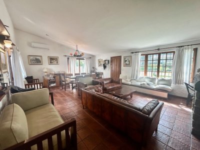 Alquiler casa 5 dormitorios, 4 baños