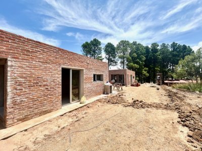 A estrenar 2 casitas con 2 dormitorios cada una