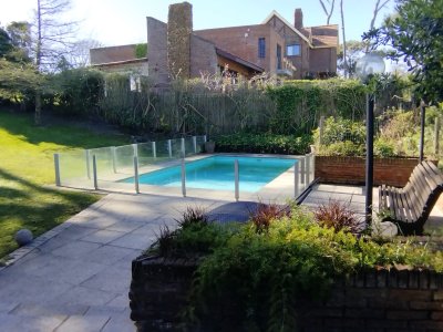 VENTA CASA EN PINARES 4 DORMITORIOS 