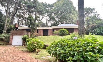 Venta casa 3 dormitorios y dependencia de servicio