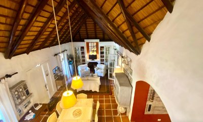 Venta casa quincho 4 dormitorios y piscina