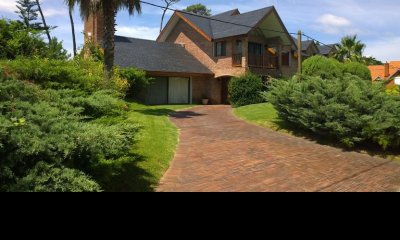Venta y alquiler casa con 6 dormitorios a 100 mts mar