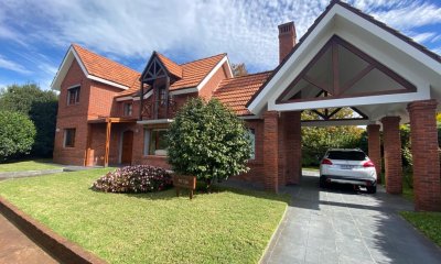 VENTA CASA JARDINES DE CORDOBA 3 DORMITORIOS