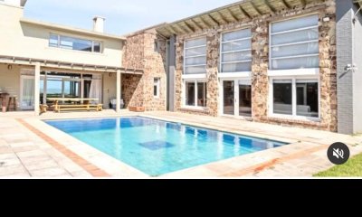 Pinares muy linda casa con vista al mar