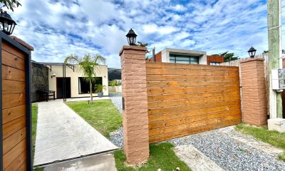 CASA N VENTA MANSA 4 dormitorios y 3 baños