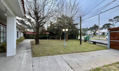 Venta casa sobre Br. Artigas con 4 dormitorios