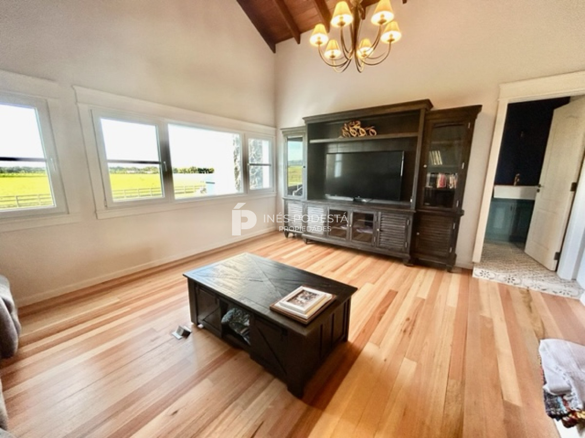 Chacra ID.40181 - VENTA EN NARBONA con 4 suites