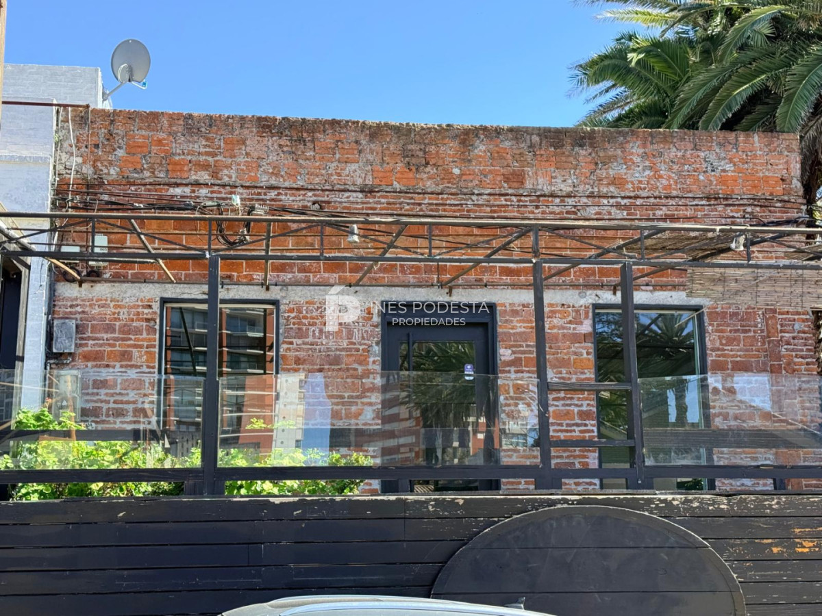 VENTA LOCAL | ZONA PUERTO PUNTA DEL ESTE - IPD40723L