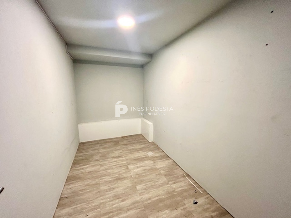 Local Comercial ID.38403 - Venta  local sobre Av. Roosevelt