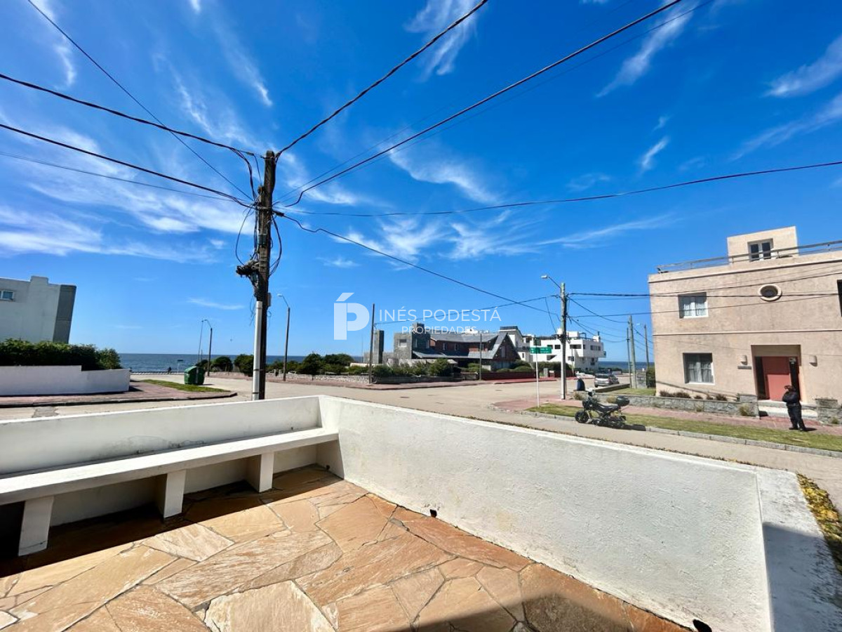 Apartamento ID.40163 - Alquiler en Faro con 3 dormitorios y dependencia de servicio 