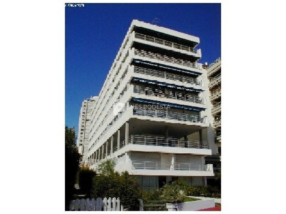 Apartamento ID.7452 - Apartamento en venta frente al puerto de Punta del Este de 6 dormitorios