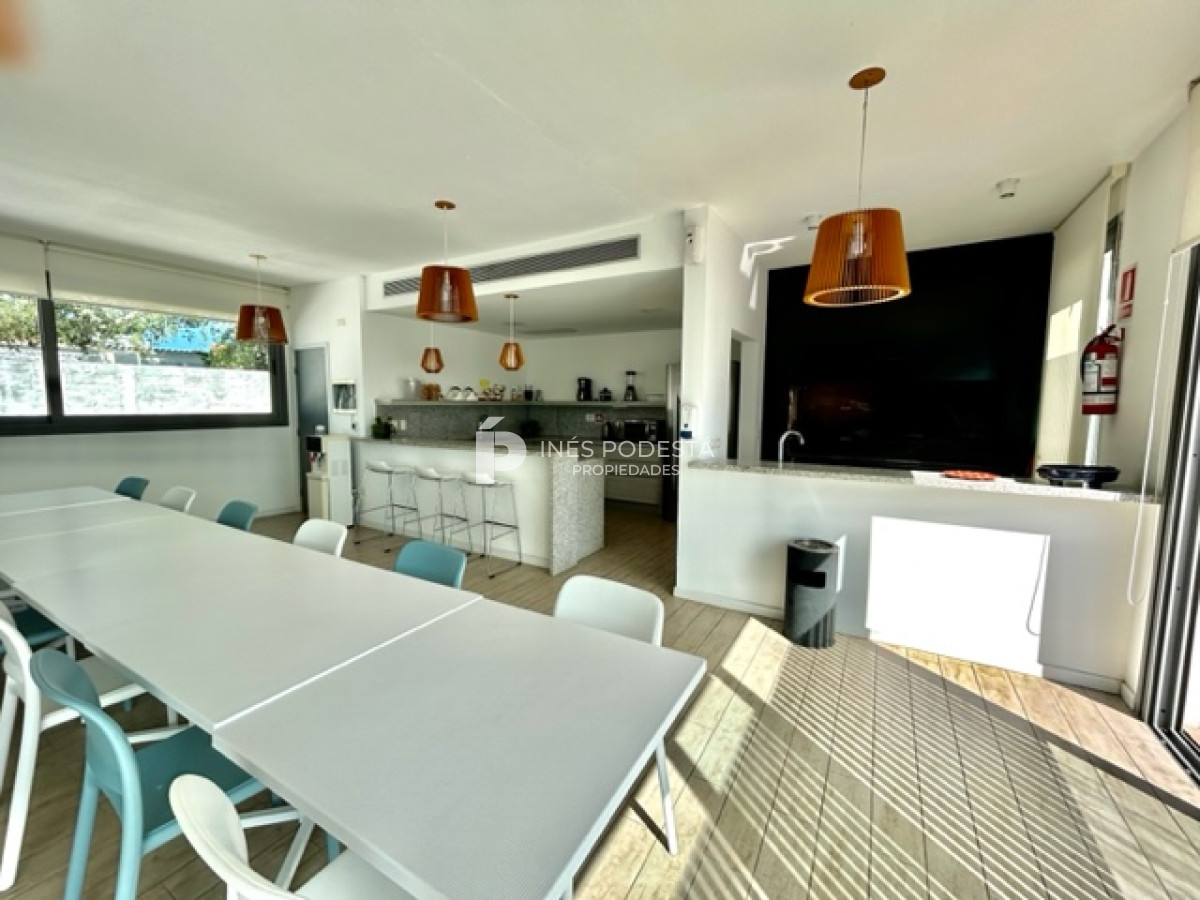 Apartamento ID.40099 - Apartamento en Mansa de 2 dormitorios Punta del este