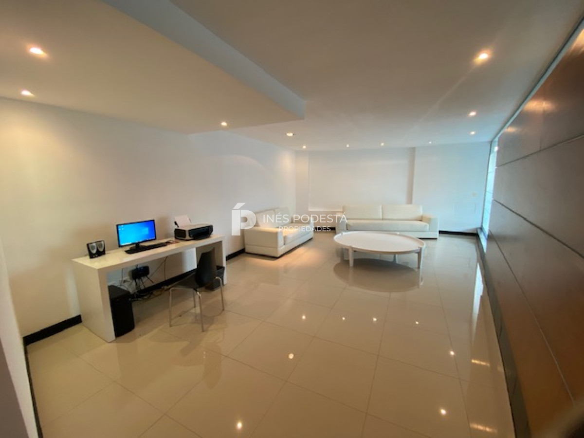 Apartamento ID.8896 - Venta y alquiler en Brava departamento de 4 dormitorios, 3 baños y toilette