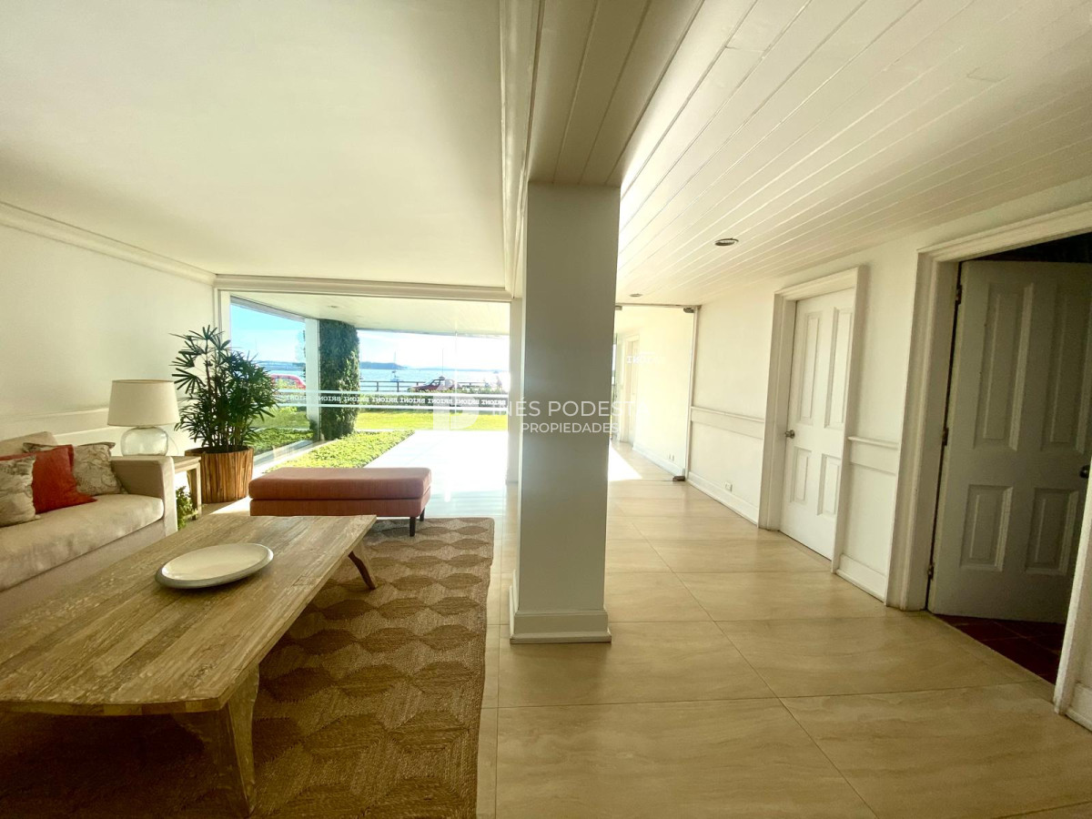 Apartamento ID.4935 - Apartamento en Venta 4 dormitorios zona Puerto