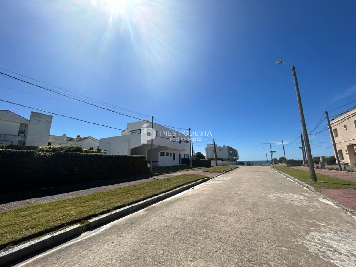 Apartamento ID.40163 - Alquiler en Faro con 3 dormitorios y dependencia de servicio 
