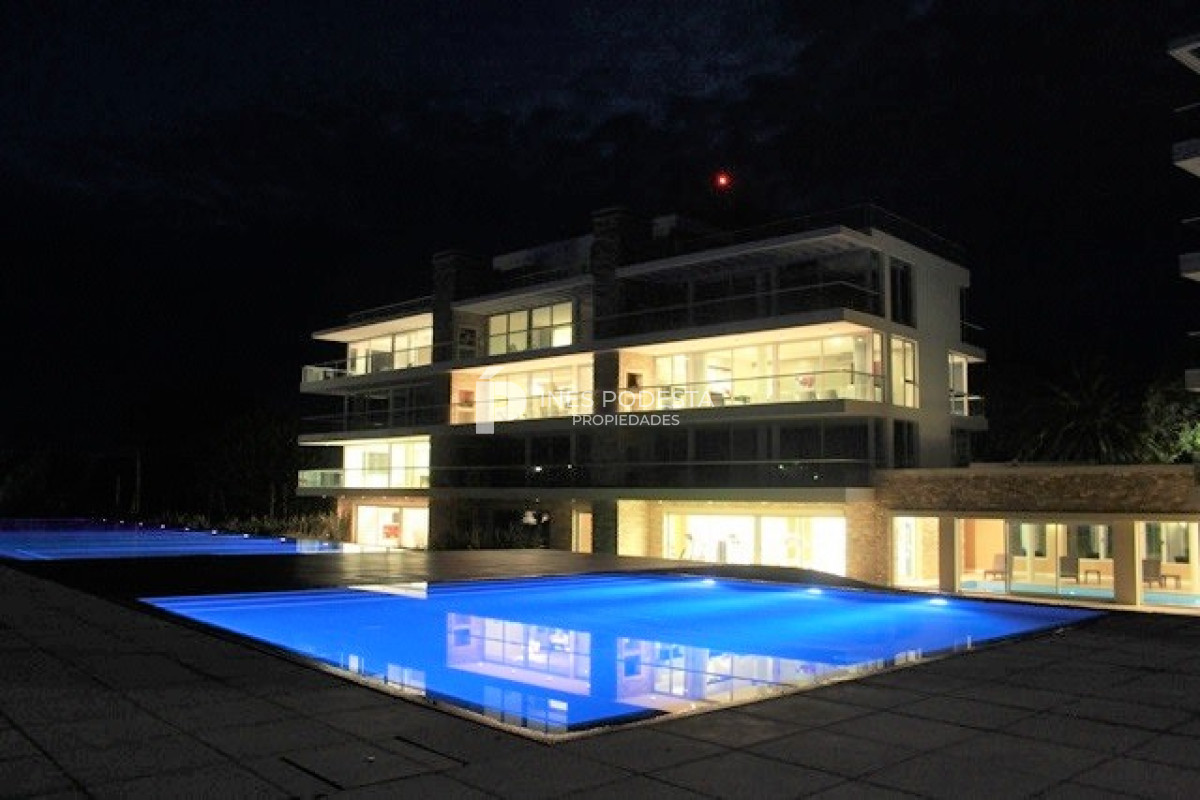 Apartamento ID.39172 - Venta en brava a 100 mts mar con 2 suites + toilette