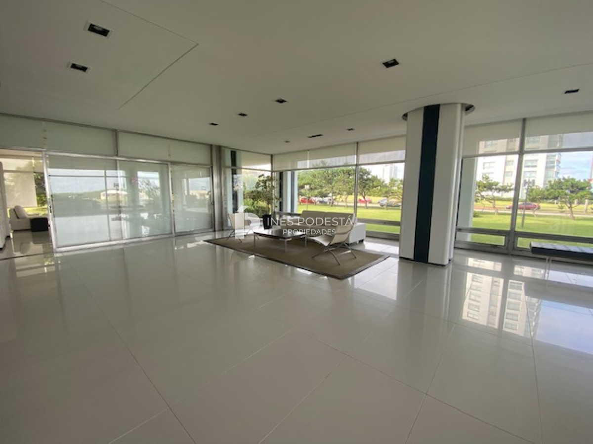 Apartamento ID.38552 - Tiburón en brava con 3 dormitorios y servicio Punta del Este