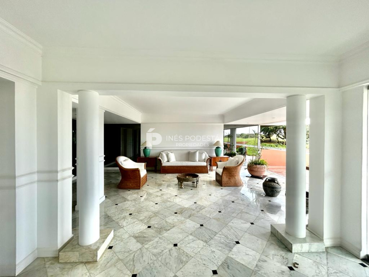 Apartamento ID.8564 - Alquiler en Brava con 4 suites! Frente al mar 