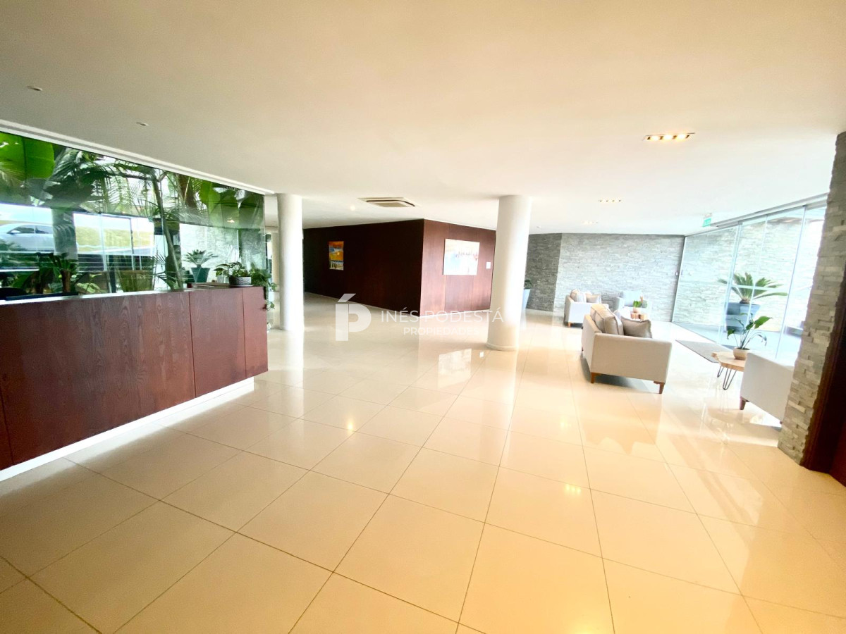 Apartamento ID.8911 - Apartamento en Alquiler, Mansa, Punta del Este, 2 Dormitorios.