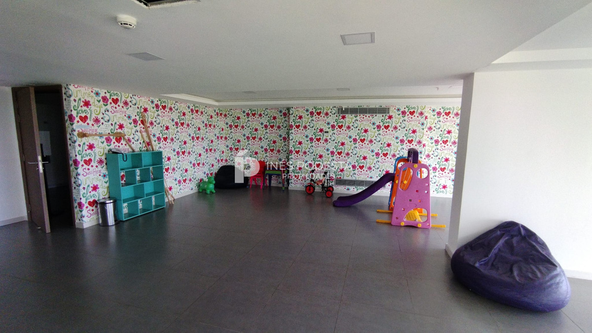 Apartamento ID.40252 - Alquiler brava 2 suites más dependencia de servicio y gran vista
