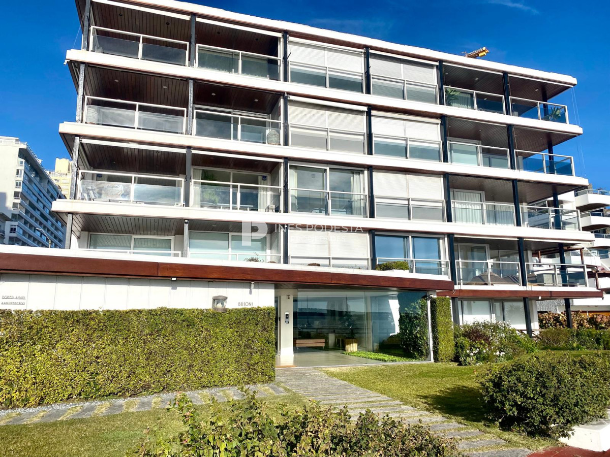 Apartamento ID.4935 - Apartamento en Venta 4 dormitorios zona Puerto
