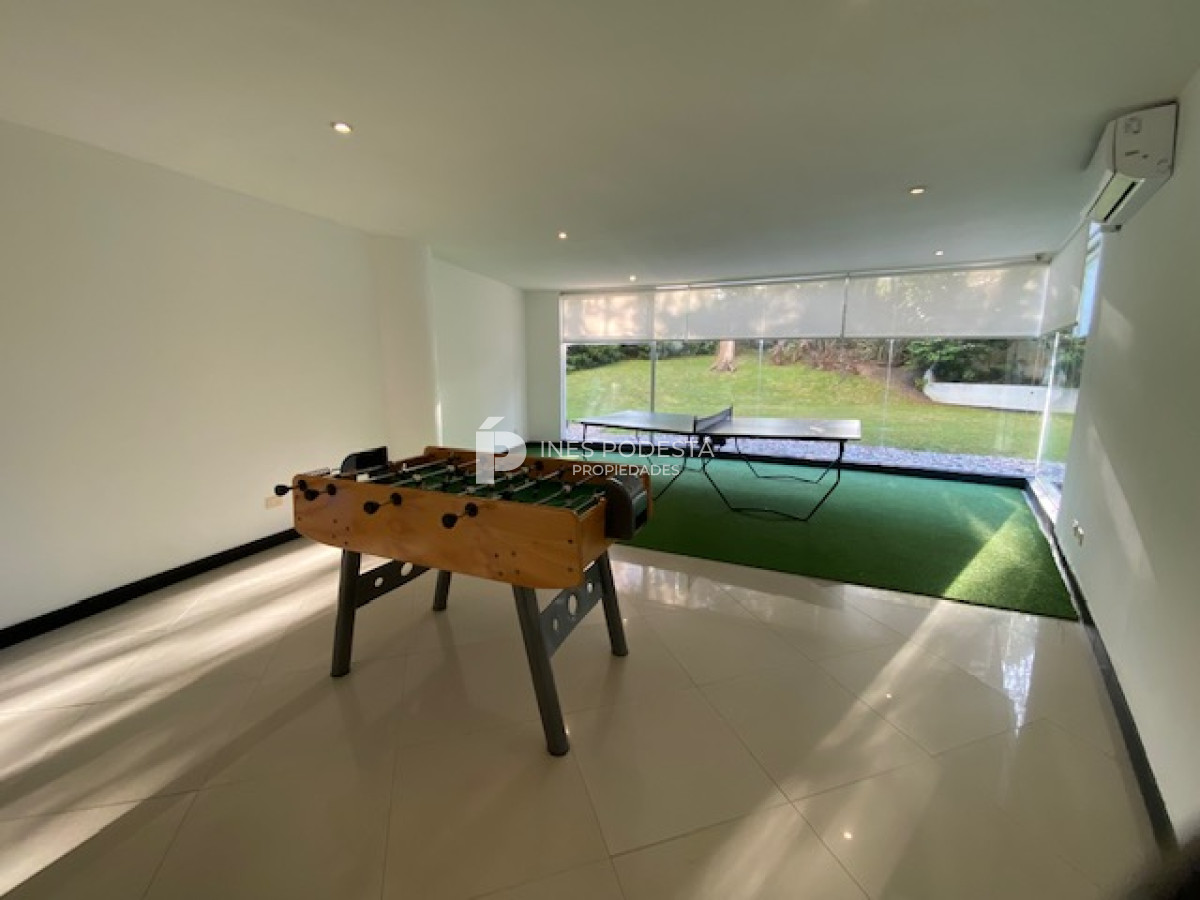 Apartamento ID.8896 - Venta y alquiler en Brava departamento de 4 dormitorios, 3 baños y toilette