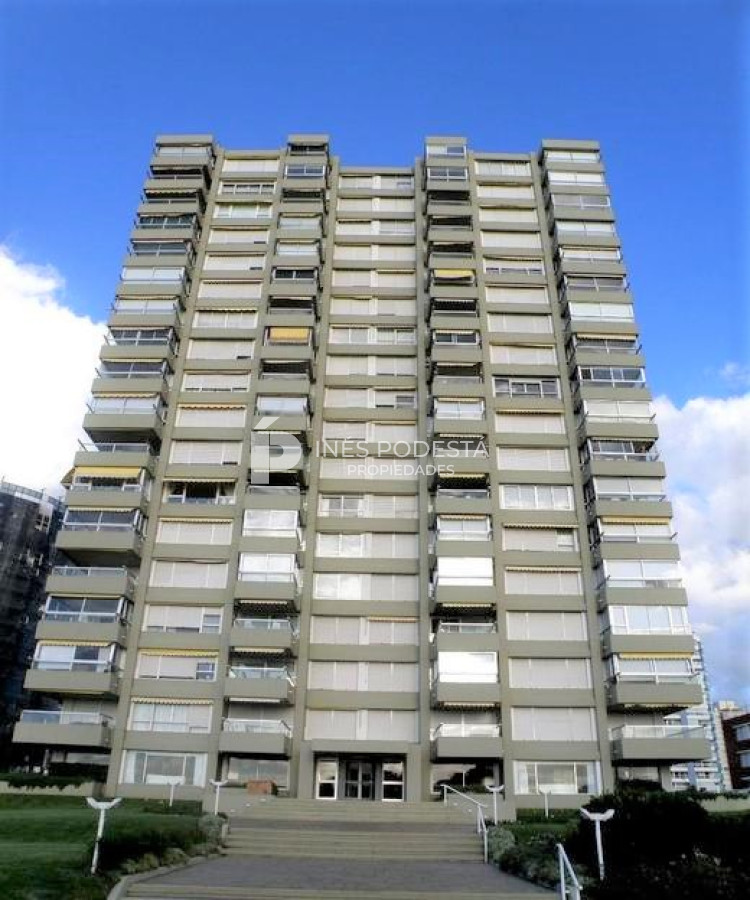 Apartamento ID.40283 - ALQUILER en mansa 3 dormitorios y 2 baños vista al mar