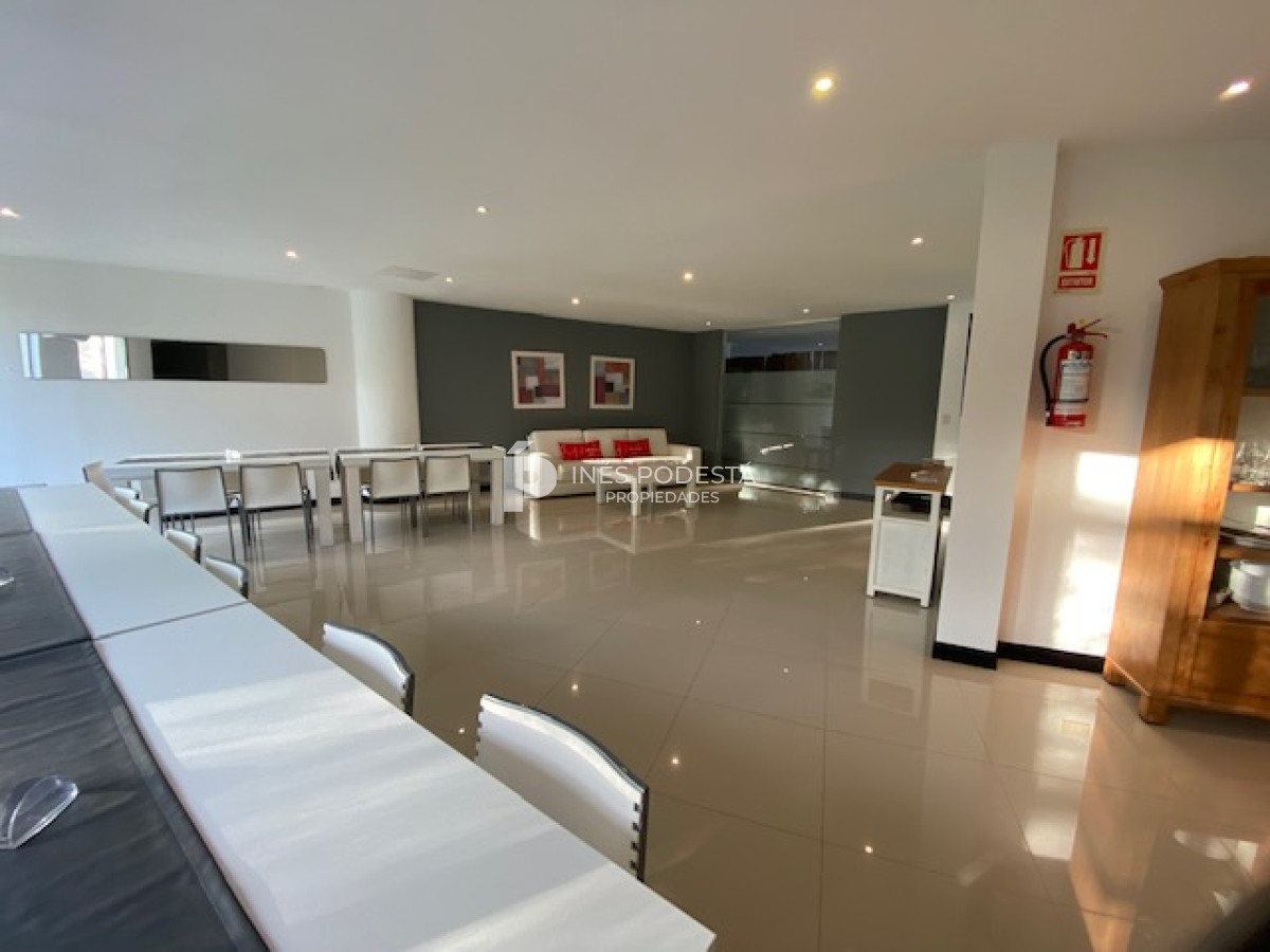 Apartamento ID.8896 - Venta y alquiler en Brava departamento de 4 dormitorios, 3 baños y toilette