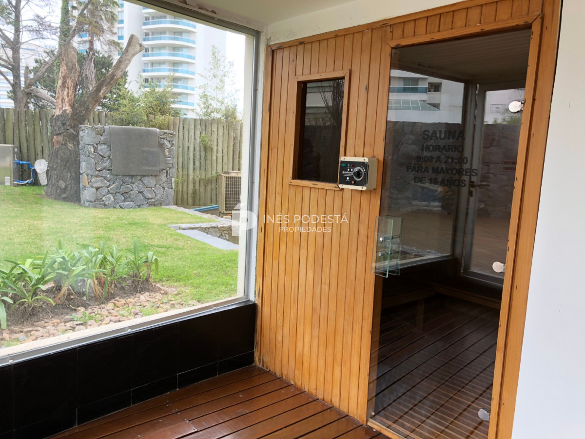 Apartamento ID.8896 - Venta y alquiler en Brava departamento de 4 dormitorios, 3 baños y toilette