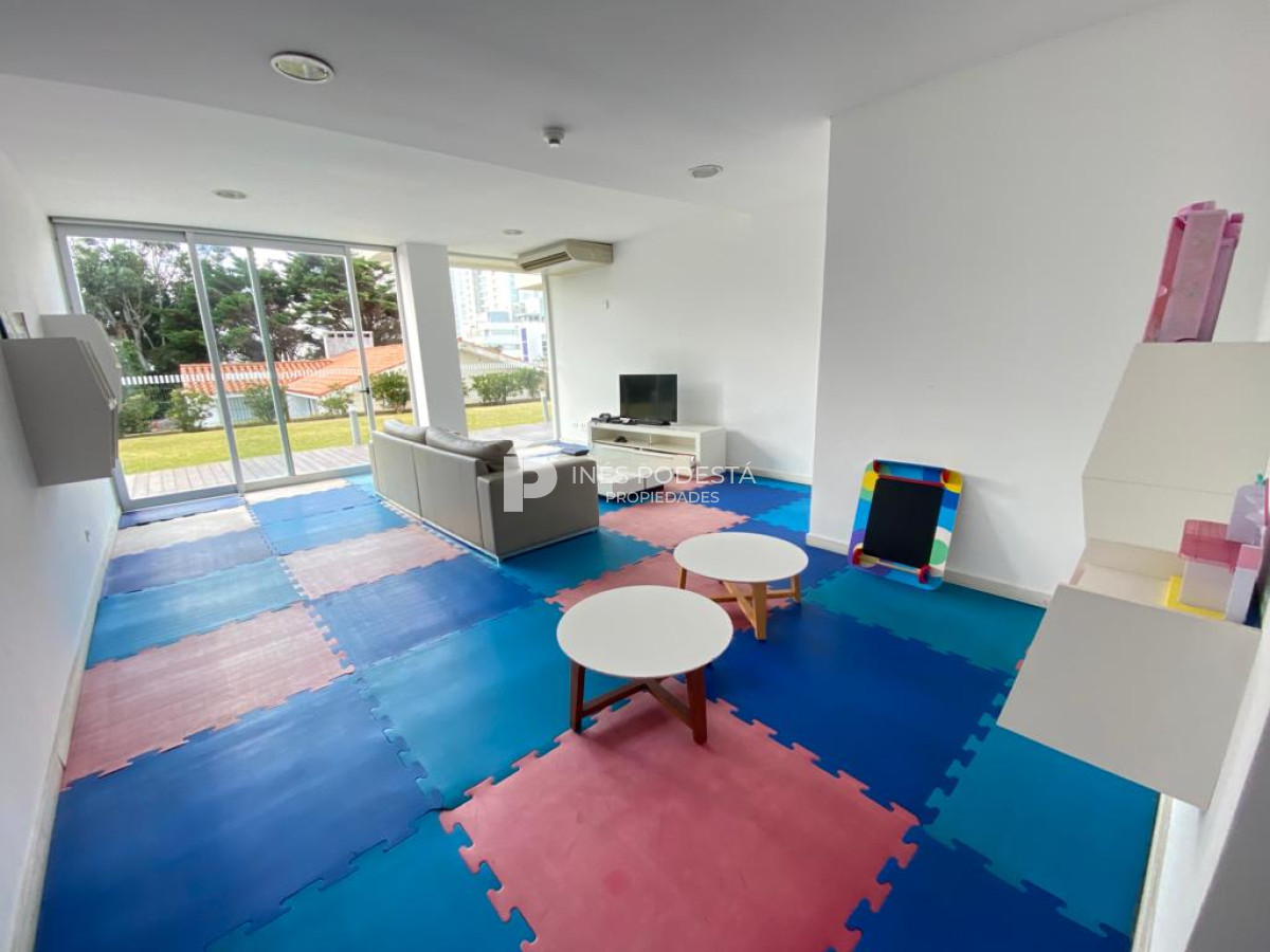 Apartamento ID.5226 - Apartamento en Alquiler, Brava, Punta del Este, 2 Dormitorios.