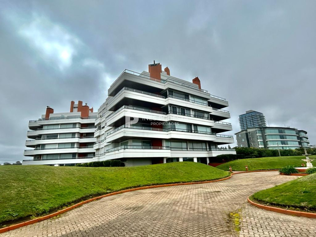 Apartamento ID.8564 - Alquiler en Brava con 4 suites! Frente al mar 