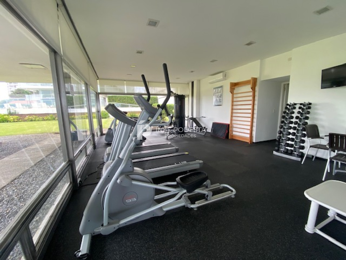 Apartamento ID.38552 - Tiburón en brava con 3 dormitorios y servicio Punta del Este