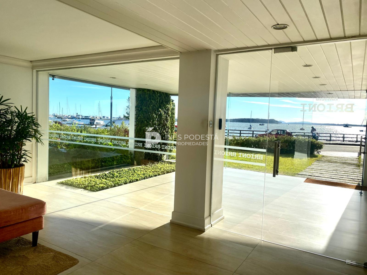 Apartamento ID.4935 - Apartamento en Venta 4 dormitorios zona Puerto
